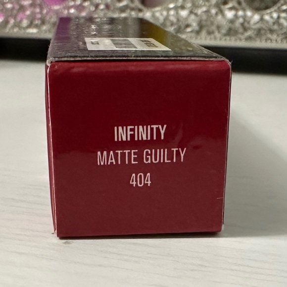 Il Makiage Lip Gloss -brand NEW - Picture 2 of 2